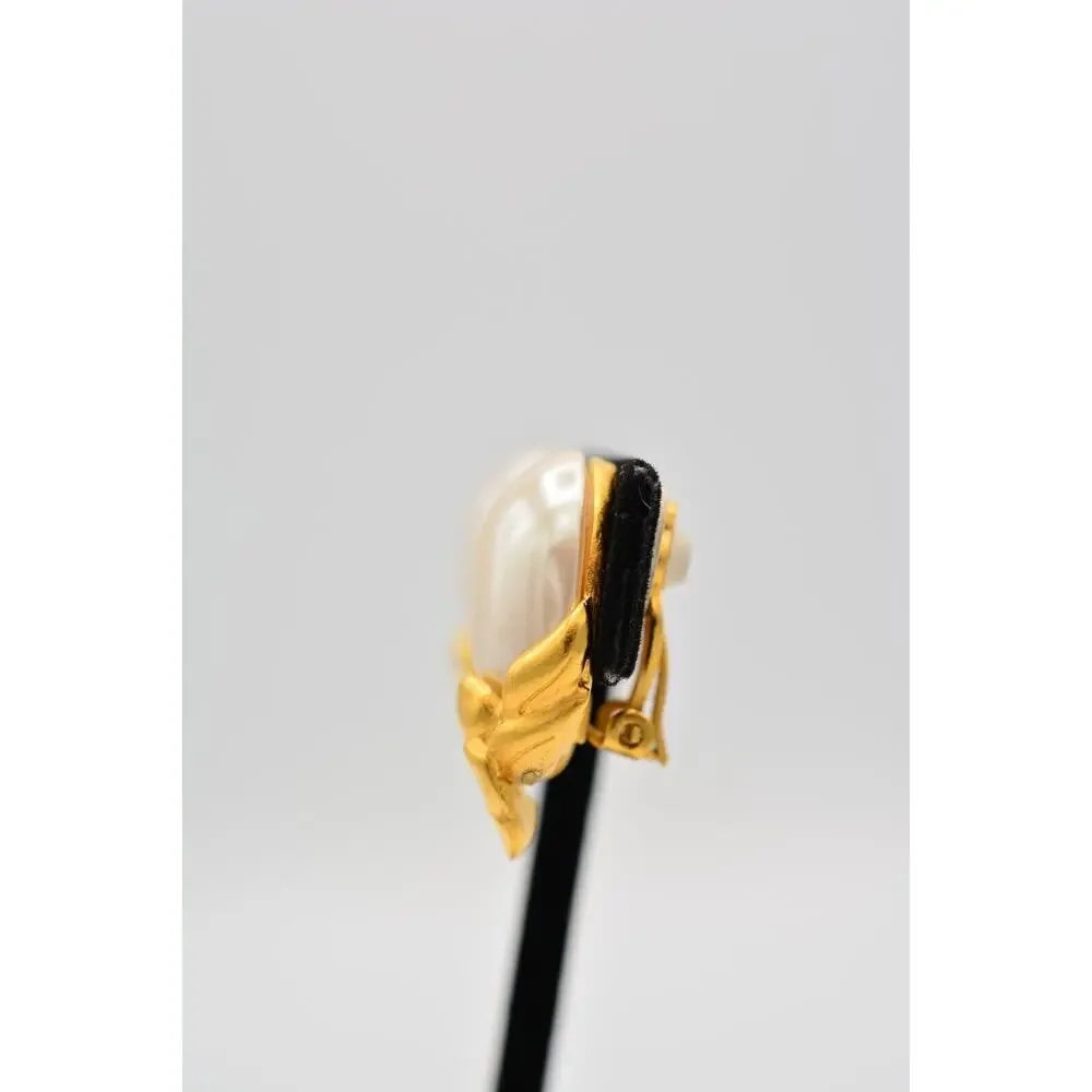 Givenchy Vintage Clip On Earrings Flower Brushed Gold Pearl Crystal Signed 9C - Picture 10 of 12